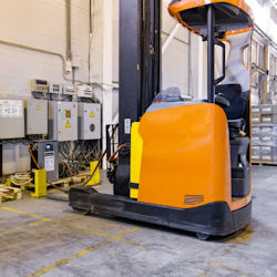 Electric forklift recharging