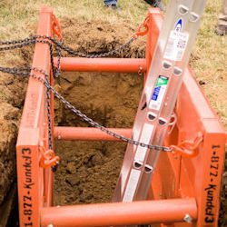 Trench box system with ladder