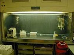 Horizontal flow laminar hood type of biological safety cabinet