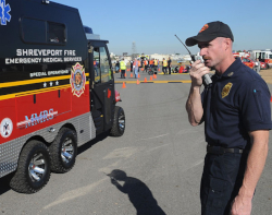 security officer reporting arrival of vehicle