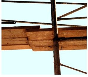 Improperly overlapping planks